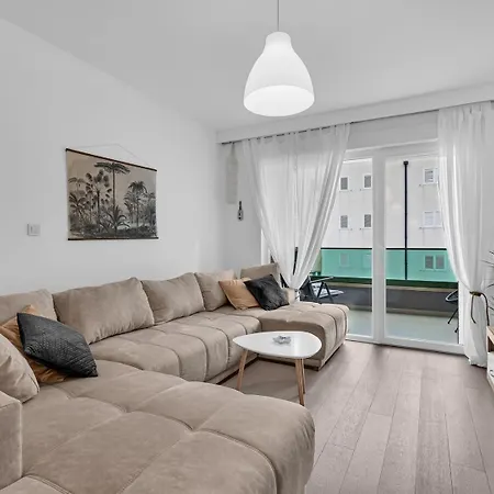 Pet Friendly Silver With Free Parking 아파트