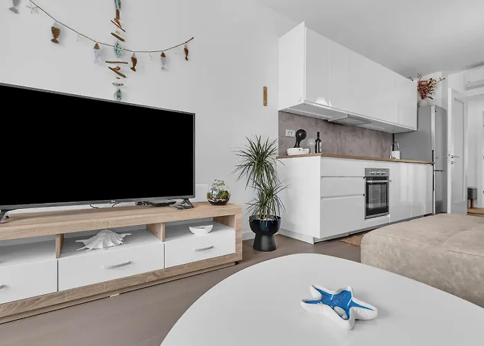 Pet Friendly Silver Sea With Free Parking Appartement Makarska